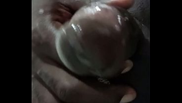 Acabei de gozar e ainda estou com o pau todo melado de gala