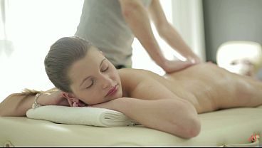 Lustful Babe gets Fucked by a Horny Masseur
