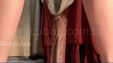 Novinha puta senta na rola preta