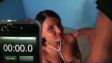BEAUTIFUL BABE SHOWS HOW GOOD SHE BLOWS COCK