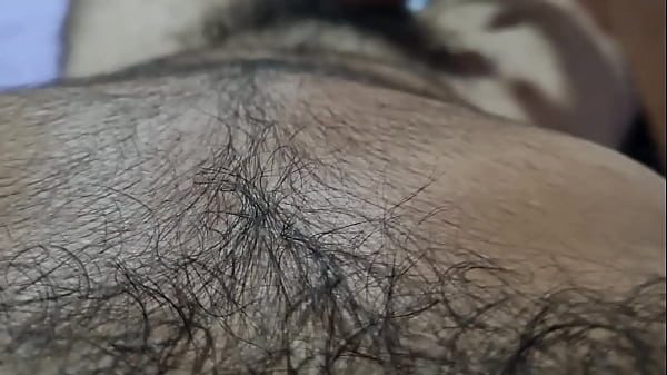 Peludo gemendo e se masturbando (use fone), gemi auto, hahahha