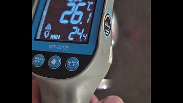 Passivo Laranjal- São Gonçalo RJ- Verificando Temperatura do Plug G com Termômetro antes se Enfiar na Cuceta e depois que tira de dentro do Cuzinho Quente