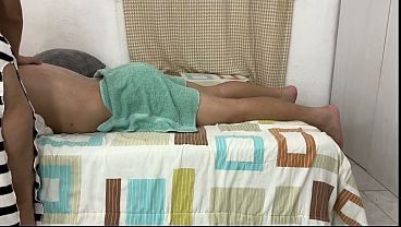 She thought no one was watching during the massage.
