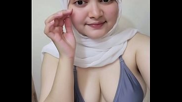 Initial days of twerking in hijab