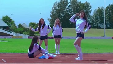 LOONA 1/3 - YOU AND ME TOGETHER
