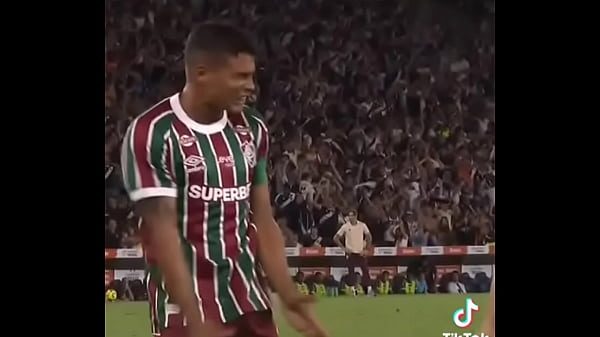 Novinho e veiote argentino botando a menor de RJ pra engolir tudo