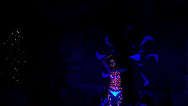 Happy Halloween - fluorescient Body painting
