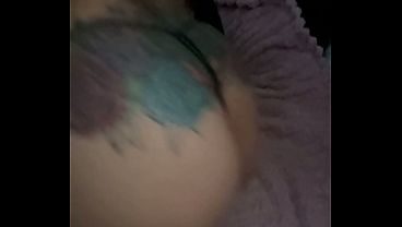 Me manda video modelándome su tanguita