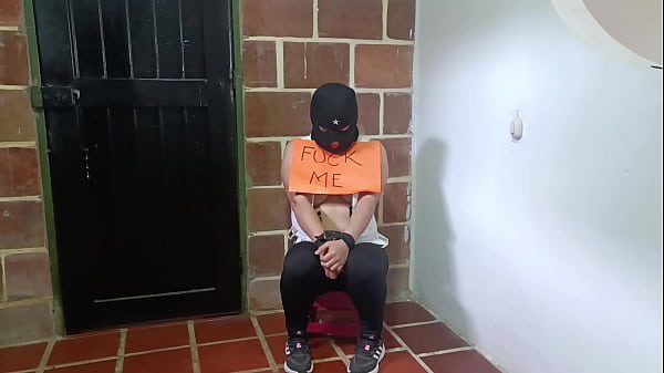PRIMERA PARTE...mexicana le encanta ser sometida .. PRISIONERA DEL SEXO .. semen en su cara .. alexachris20