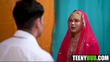 Latina Hindu Learns the Incasutra Method Vivian Lola, Franco Pie Grande