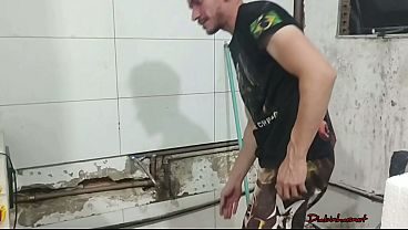 NA OBRA PEÃO RECLAMA DO TRABALHO,COME A PATROA COMO PAGAMENTO VÍDEO COMPLETO NO RED