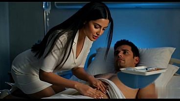Hospital Ki Raat – Nurse Ne Patient Ki Chut Bhar Di