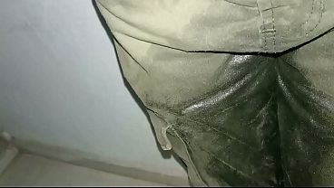 Pañal orinado y múltiples orgasmos