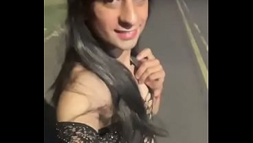 Salgo al bosque a pedir que me den pija