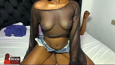 Nixiesoft is one beautiful African lady who loves to get her early morning doggy