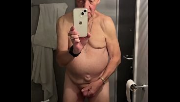 Just a few rubs of my prick