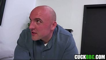 Cuckold BF Enjoys Watching Girlfriend Banged By Black Bull