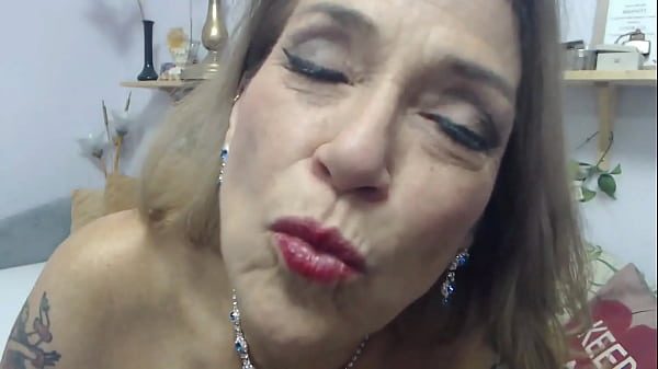 Step-granny Loves to Suck Dick
