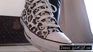 Lèche mes chaussures sales – Humiliation Totale, Chaussettes Moites & Orteils Nus qui te font bander