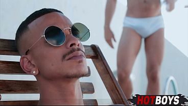 Fodendo gostoso na piscina!