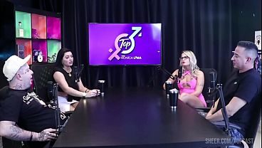 Putaria ao vivo. Monica Lima e Loira muita gostosa, nao se controlam e fazem um putaria deliciosa ao vivo para todo mundo.