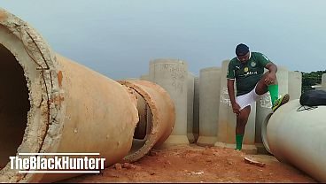 Todo suado após o jogo passei na construção pra dar uma gozada