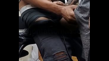 Mãos bobas: eu peguei no dele e ele no meu
