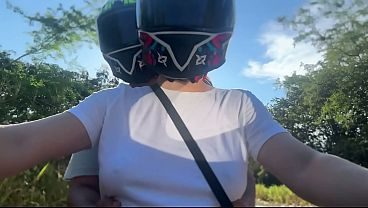 Recogí Un Cliente De DIDI Sin Sostén y Se Dio Cuenta De Mis Grandes Tetas 2