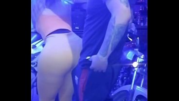 ESTA CHICA CUMPLIO MIS FANTASIAS SEXUALES Y SE PUSO EN TODAS LAS POSICIONES QUE LE ESTABA PIDIENDO MIENTRAS ME DECIA LAS COSAS RICAS QUE QUERIA QUE AMBOS CUMPLIERAMOS EN NUESTRA SESION DE PLACER