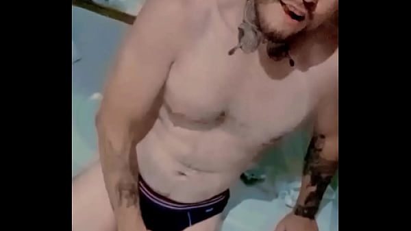 Sina malvako En el baño del motel