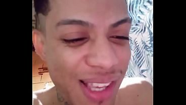 CHICO BRASILEÑO HACIENDO PAJA EN LIVE