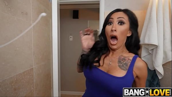 Jerking Off To My Stepmom Lily Lane, Leo Valentino