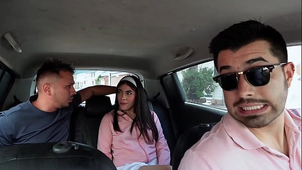 My boyfriend and I were horny, we ended up having sex in the Uber - Natismiam