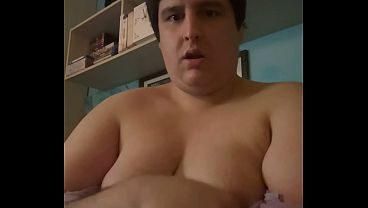Algún caballero me quiere tocar las tetitas suaves que tengo?