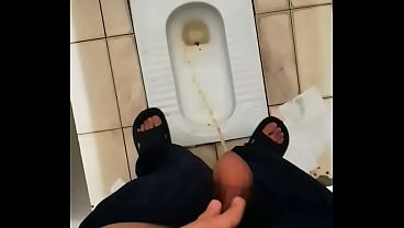 骚狗小包茎公共厕所放尿给主人爸爸