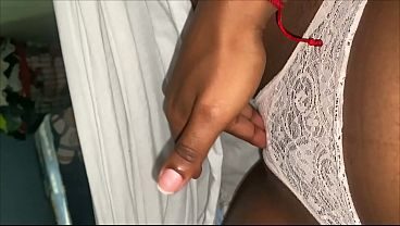 Amiga de mi novia se graba y me envia el video