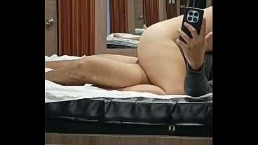 Esposa infiel. Mi amante aprovecha que estoy sola y deja toda su leche dentro de mi