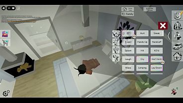 Any girls or femboy wanna fuck in brookhaven ~