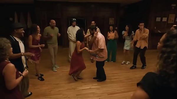 BAD BUNNY - BAILE INoLVIDABLE (Video Oficial) DeBÍ TiRAR MáS FOToS