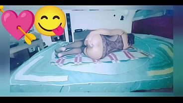 Calentando la colita para una rica follada