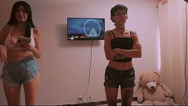 Mis dos novias discuten y no hay mejor forma de que hagan las pases que con mi verga