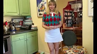 Public Purrrrrzzzz Gets Naked and Cums At Back Door While People Pass
