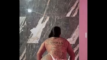 Brasileira com a buceta marcando
