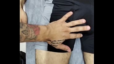 Novinho negro não aguentou e partiu pra cima do meu volume