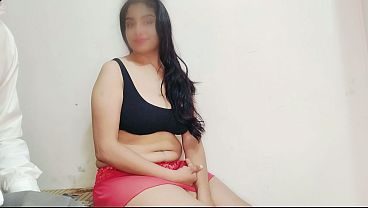 सौतेली बहन को न्यूड वीडियो चैट करते हुए पकड़ा, उसने मेरा लंड चूसा और फिर डॉगीस्टाइल में चुदवाई