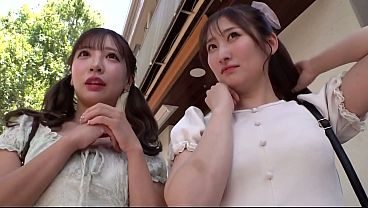 パート1 仲良し女子大生限定！友達同士の女子が濡れると透ける水着でぶっかけ潮吹き対決！