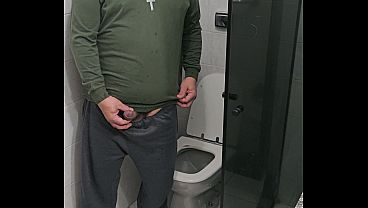 Dando aquele mijão!