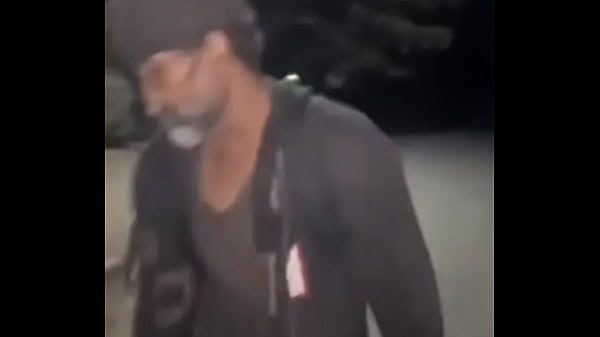 Famoso mendigo magu faixa preta em judô ensina jovem aprendiz a técnica da cobra malasiatica