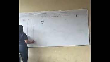 Mi maestra lo tiene grande