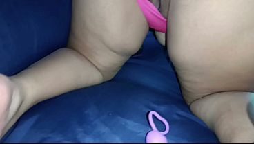 Me gusta cogerme al novio de mi prim@ nos grabamos rápido para poder coger antes de que su familia y a la mía nos cache